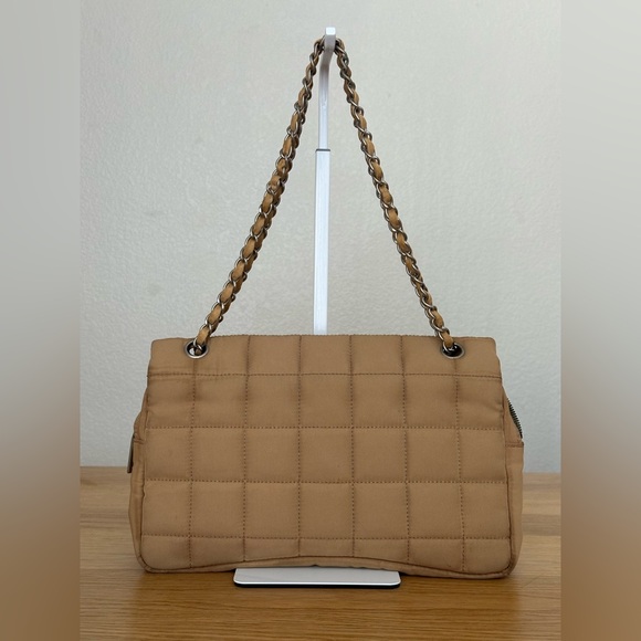 Chanel Shoulder Bag - Picture 2 of 16